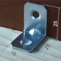 Kątowniki meblowe metalowe 25x25x18 1szt.